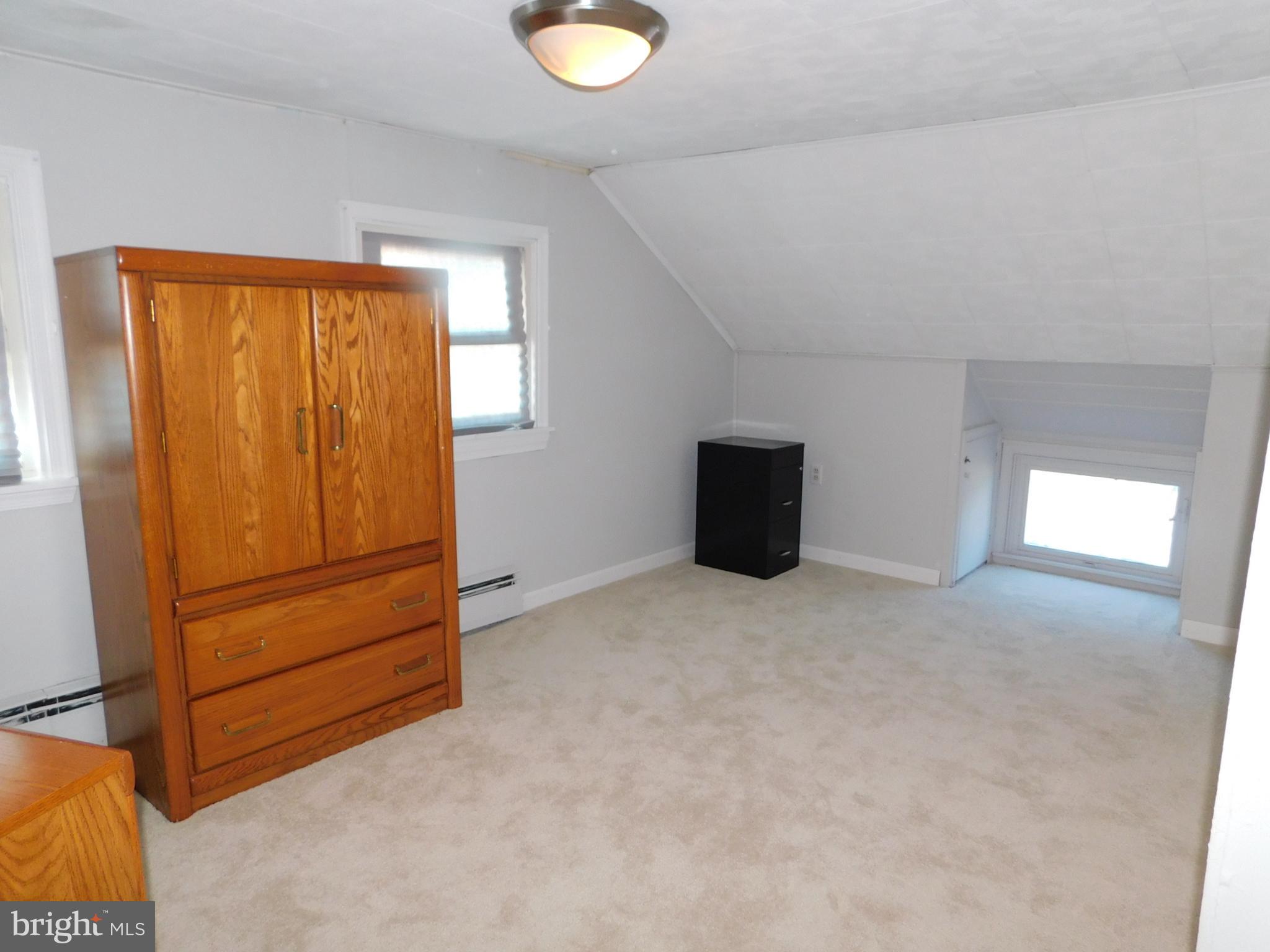 POTTSGROVE MANOR - Residential