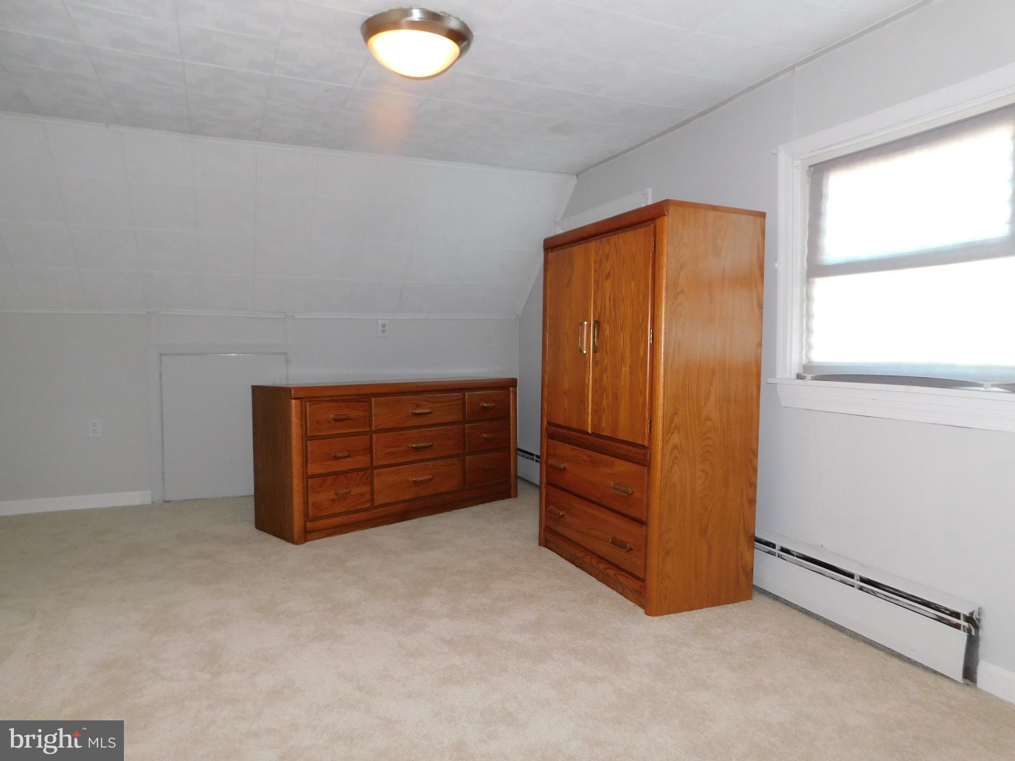 POTTSGROVE MANOR - Residential