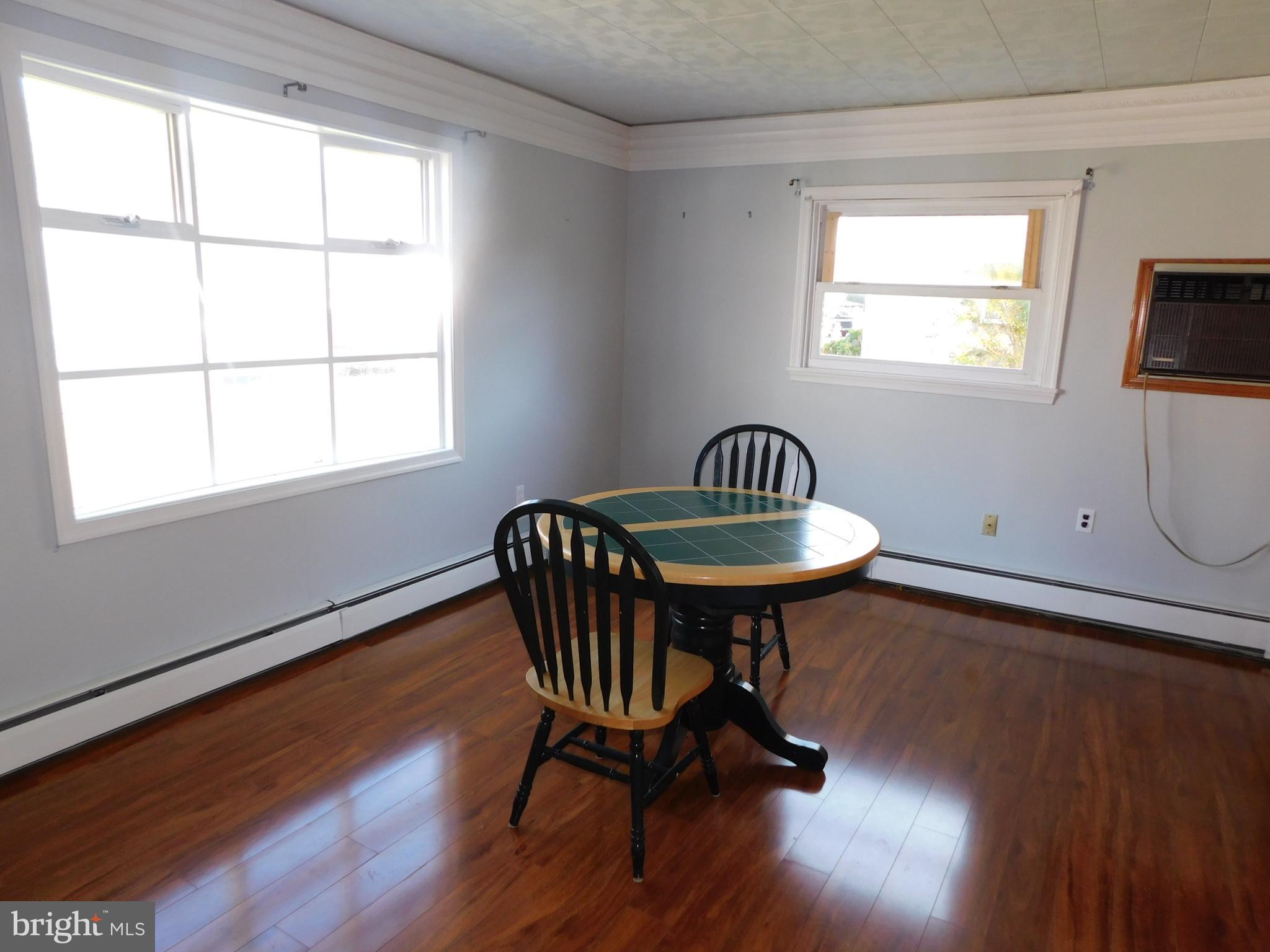 POTTSGROVE MANOR - Residential