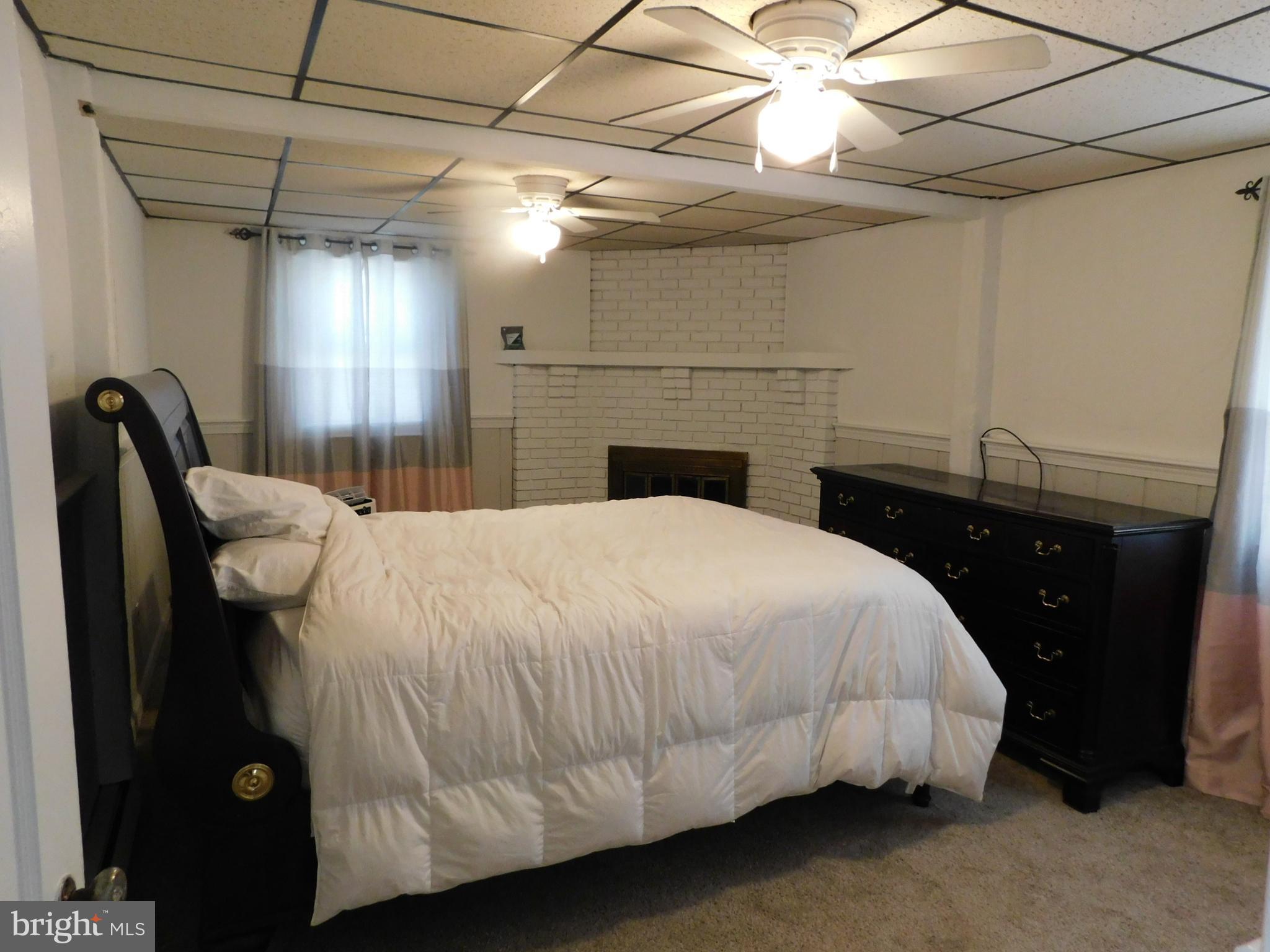 POTTSGROVE MANOR - Residential