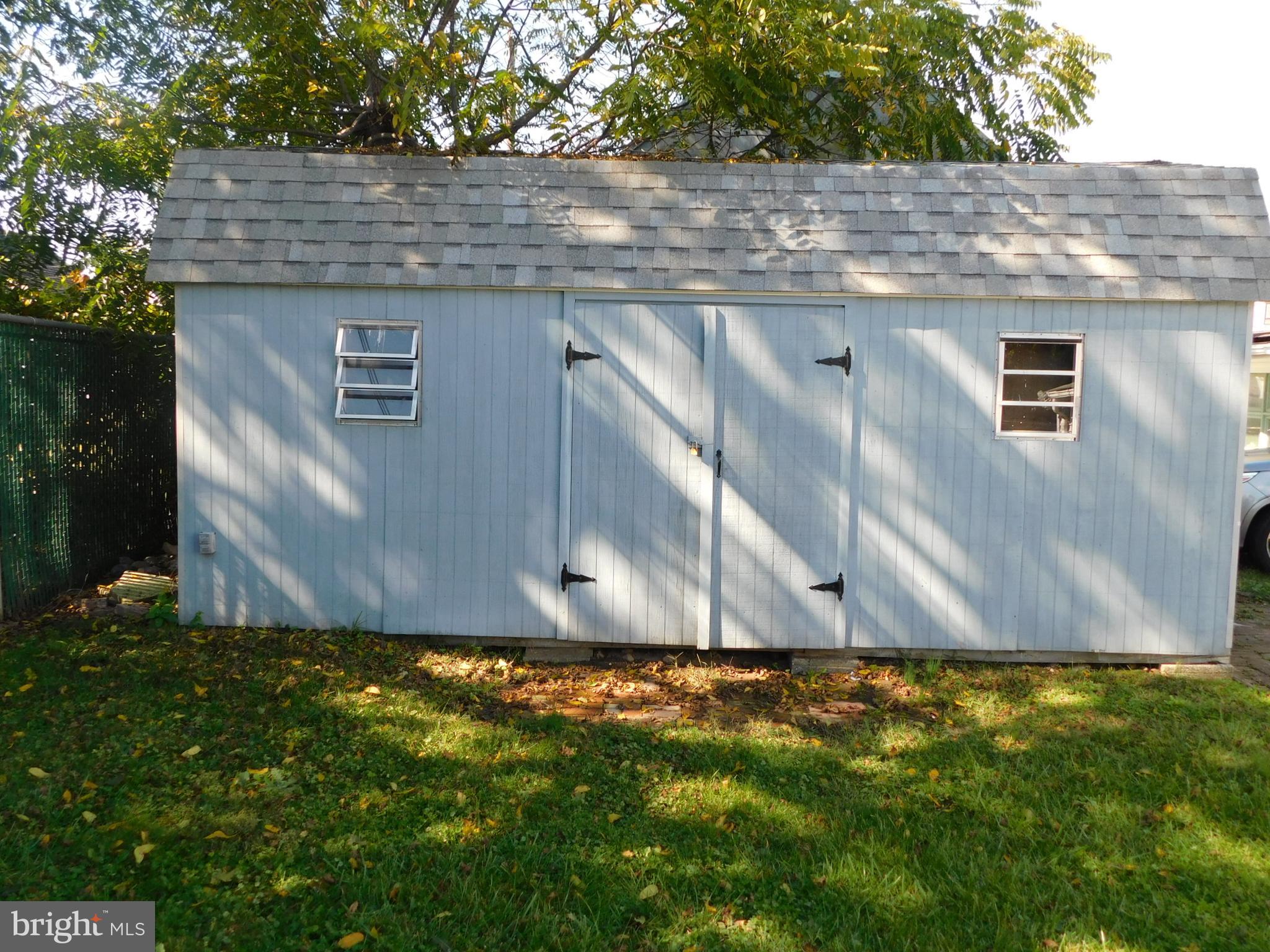 POTTSGROVE MANOR - Residential