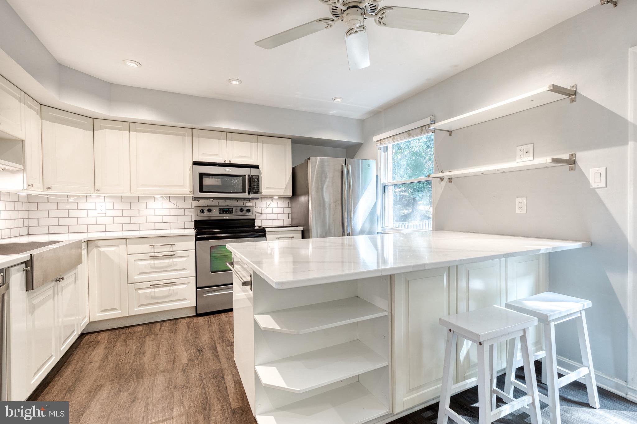 31 OAK SHADOWS COURT