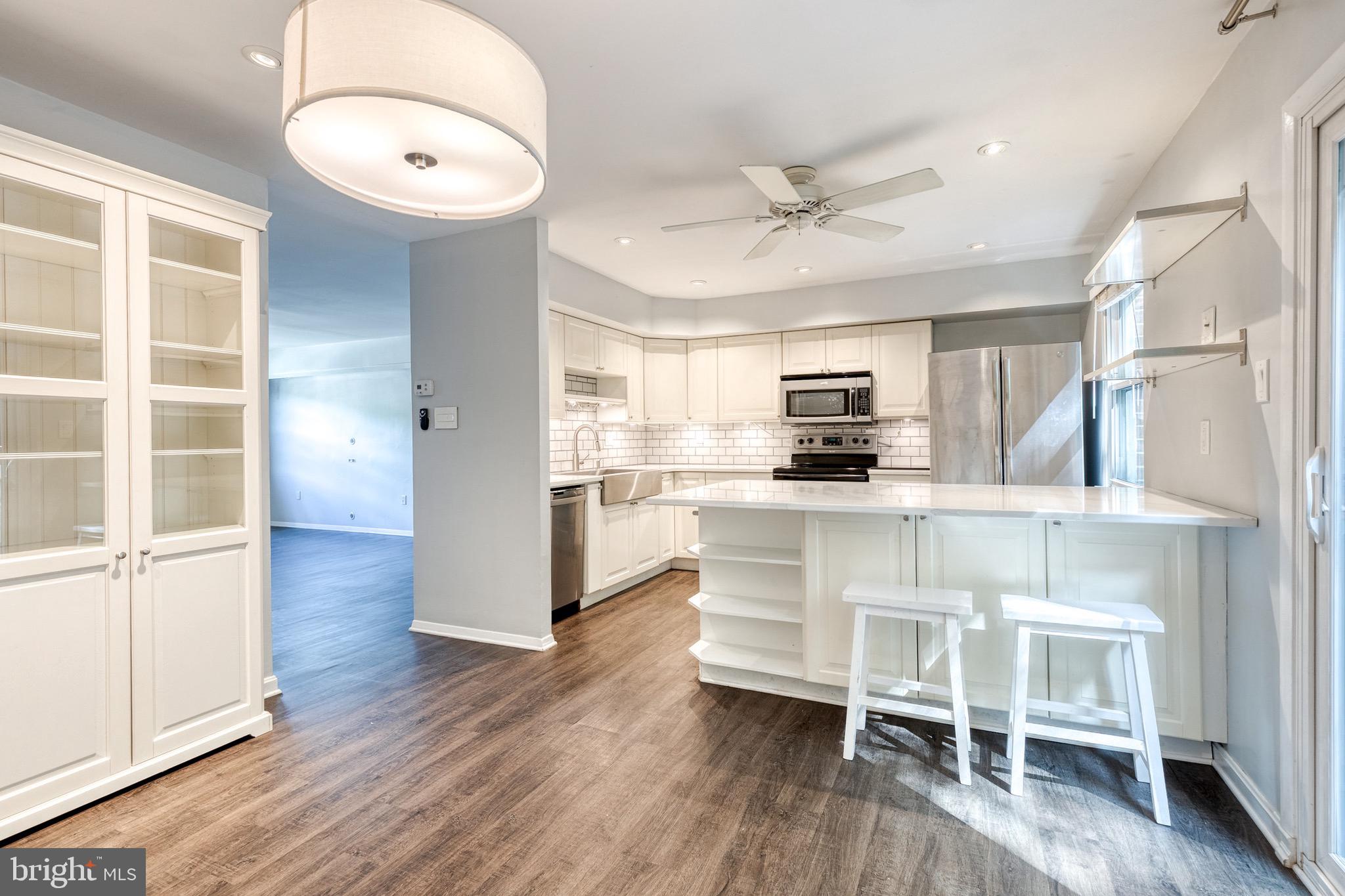 31 OAK SHADOWS COURT