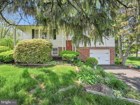 Photo of 1150 ROHRERSTOWN RD, LANCASTER, PA 17601 (MLS # PALA2035114)