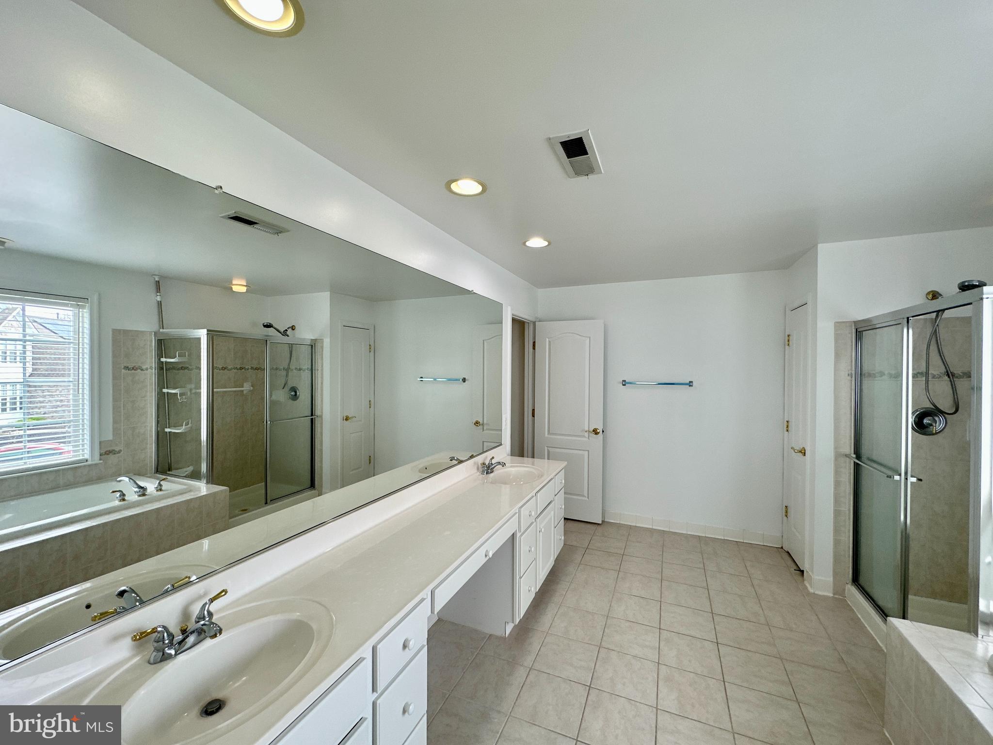 CLARKS GLEN - Residential Lease