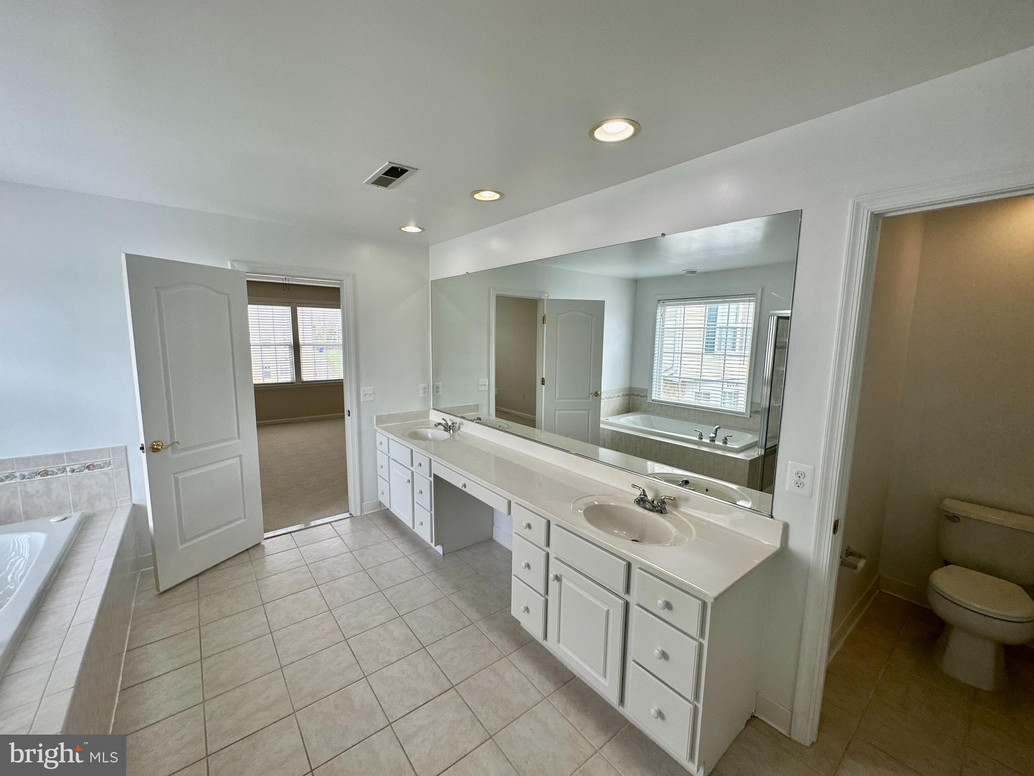 CLARKS GLEN - Residential Lease