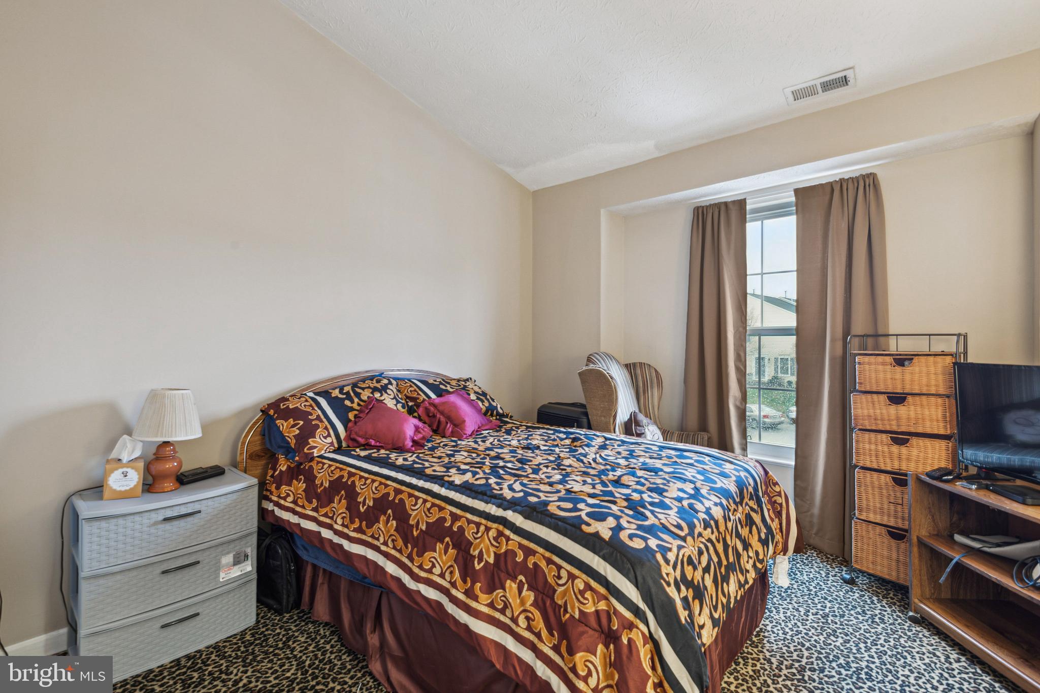 SEVEN OAKS - Residential