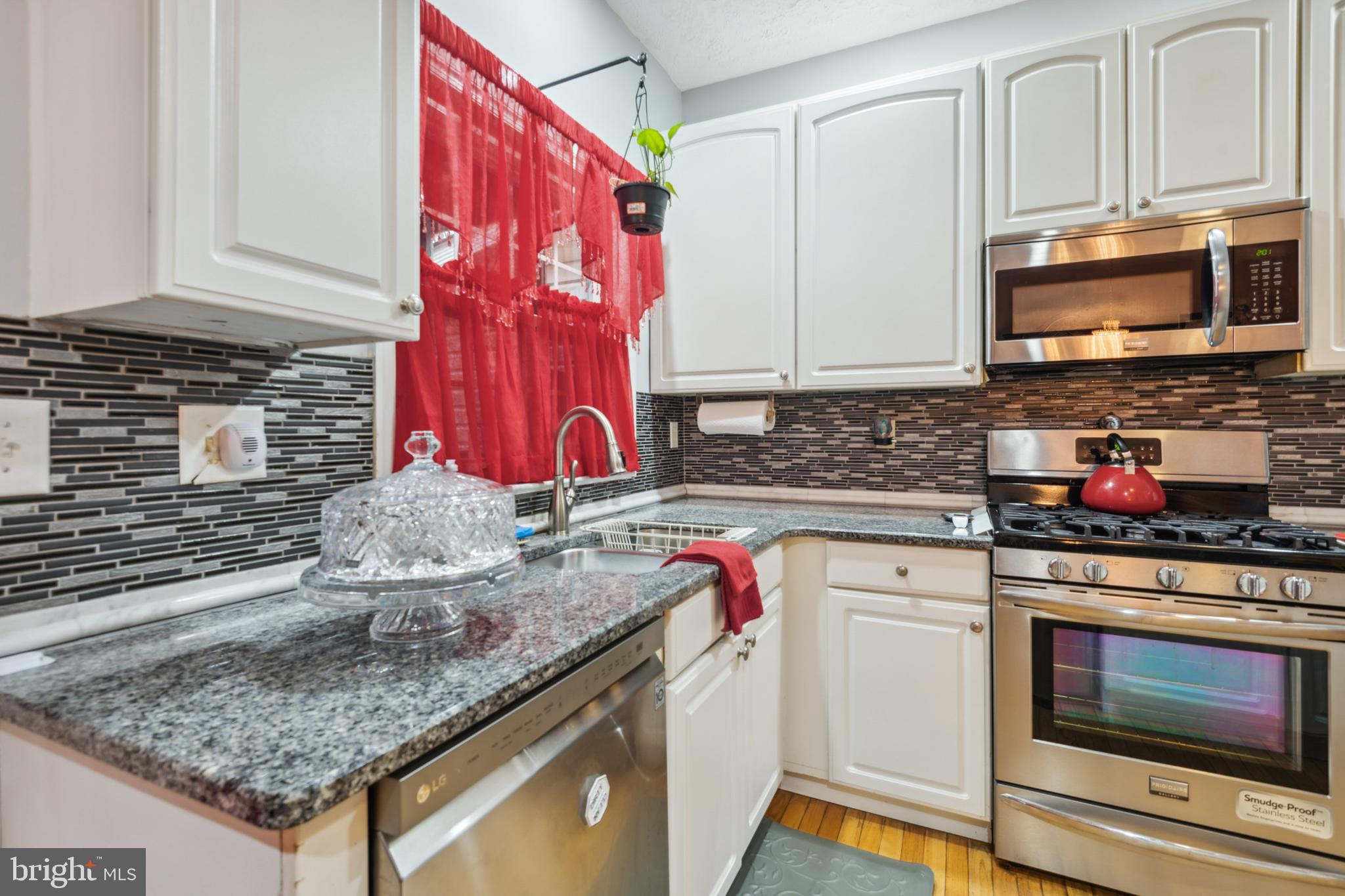 SEVEN OAKS - Residential