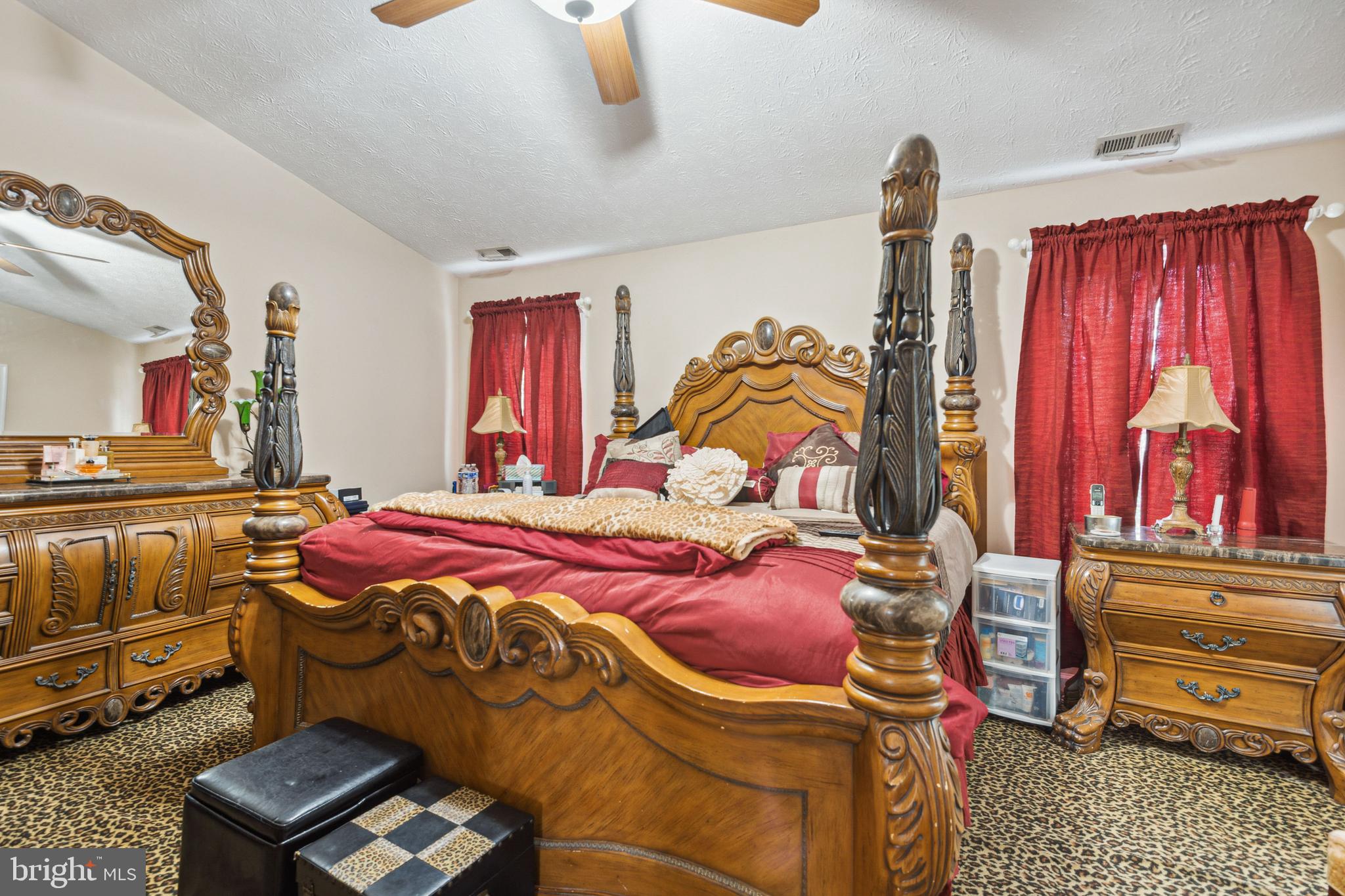 SEVEN OAKS - Residential