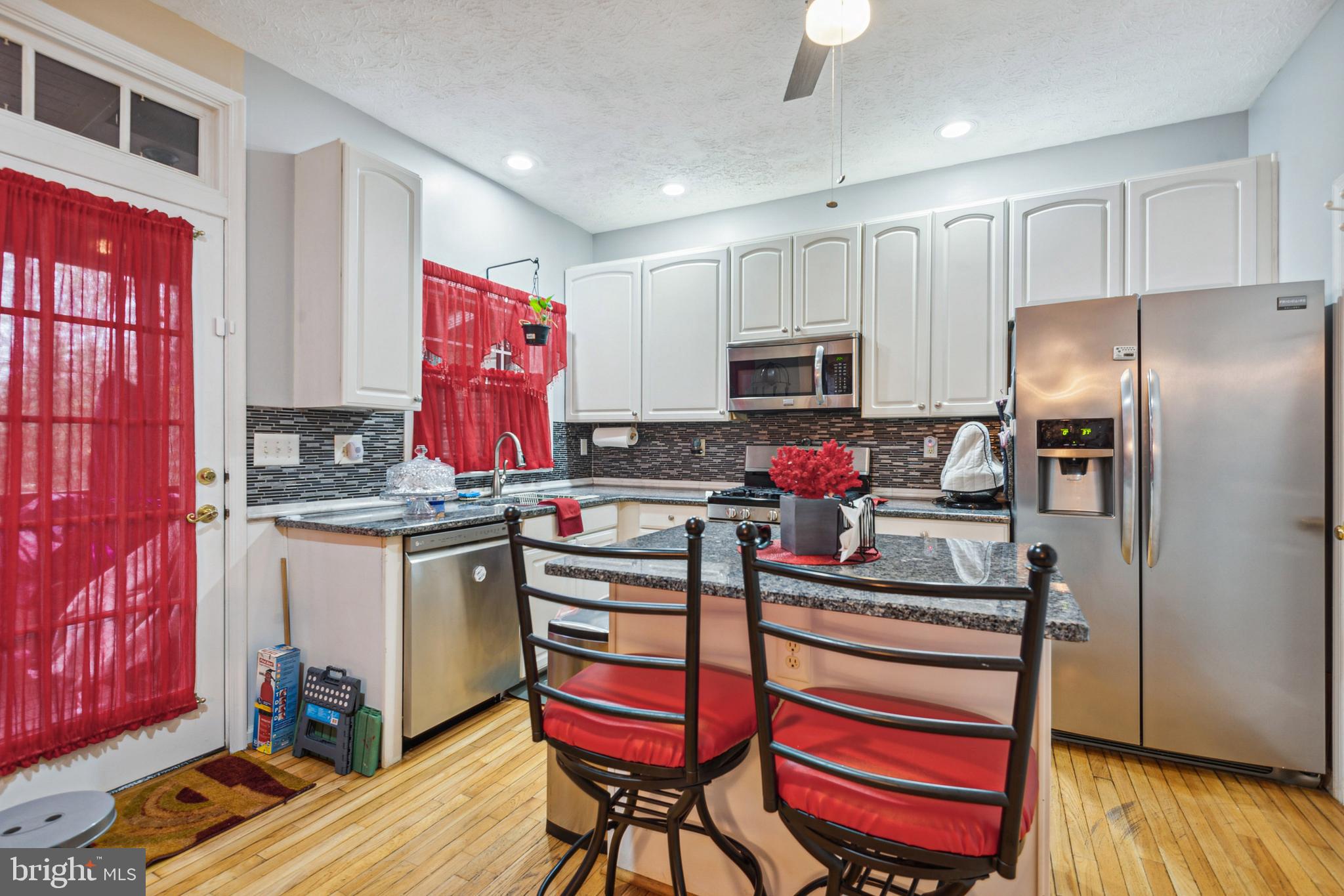 SEVEN OAKS - Residential