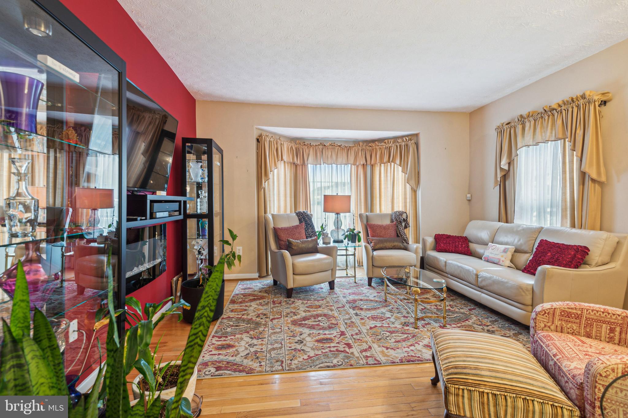 SEVEN OAKS - Residential