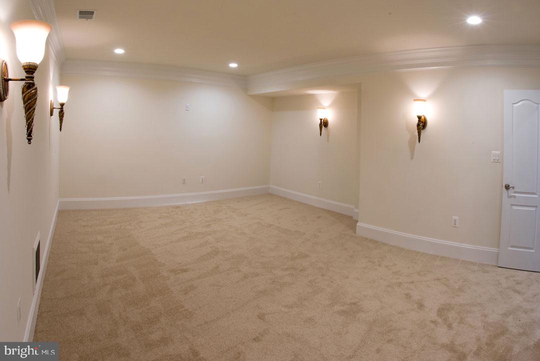 HOLMES RUN ACRES - Residential