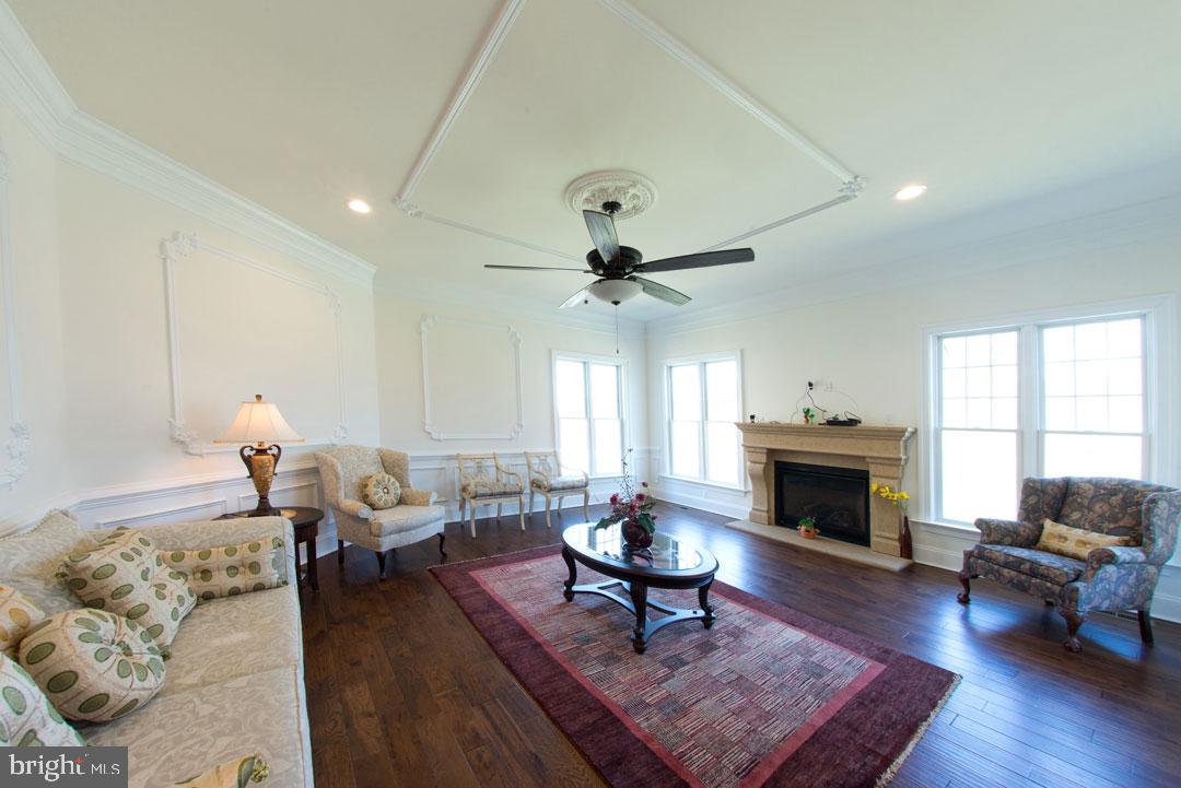 HOLMES RUN ACRES - Residential