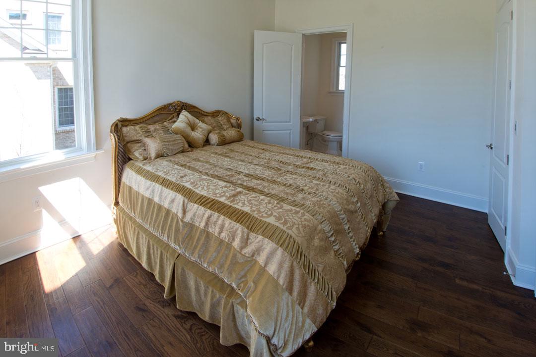 HOLMES RUN ACRES - Residential