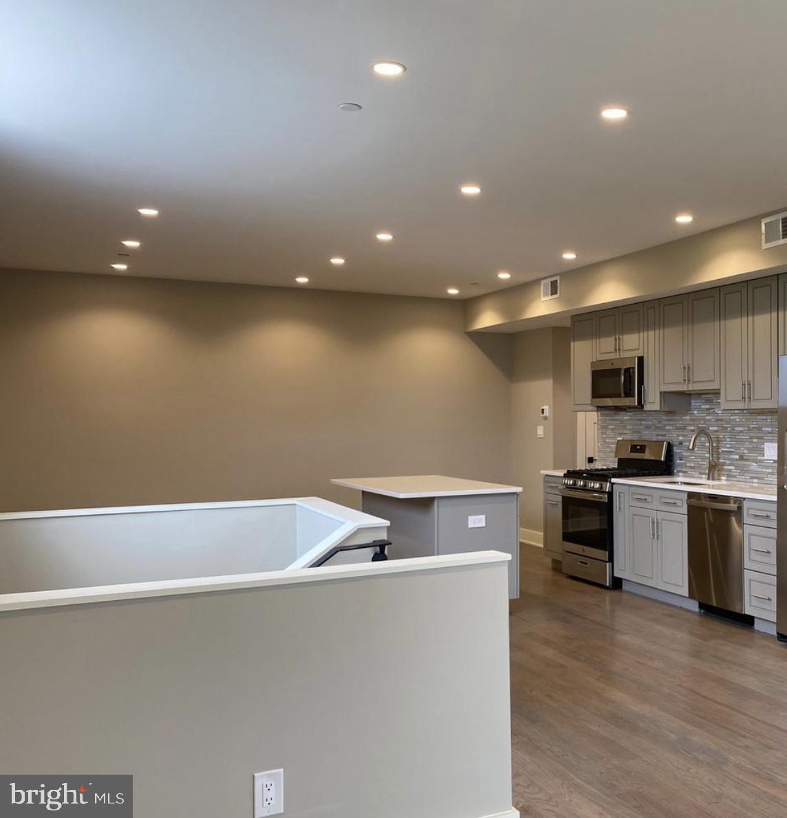 1701 TRINIDAD AVENUE NE 5