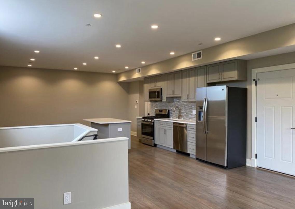 1701 TRINIDAD AVENUE NE 5