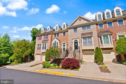 Photo of 6040 Kelsey Court, FALLS CHURCH, VA 22044 (MLS # VAFX2301924)