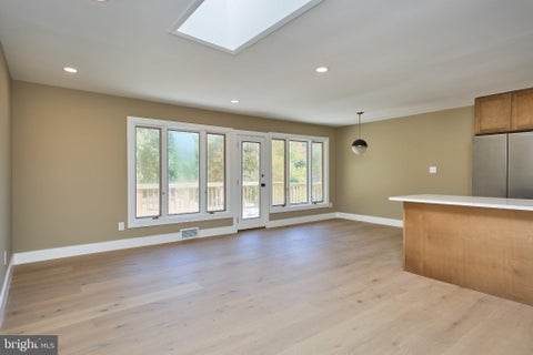 Photo of 7718 Harwood Place, SPRINGFIELD, VA 22152 (MLS # VAFX2344280)