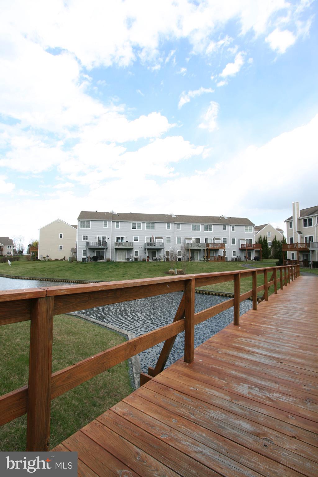 BAYSIDE - Residential Lease