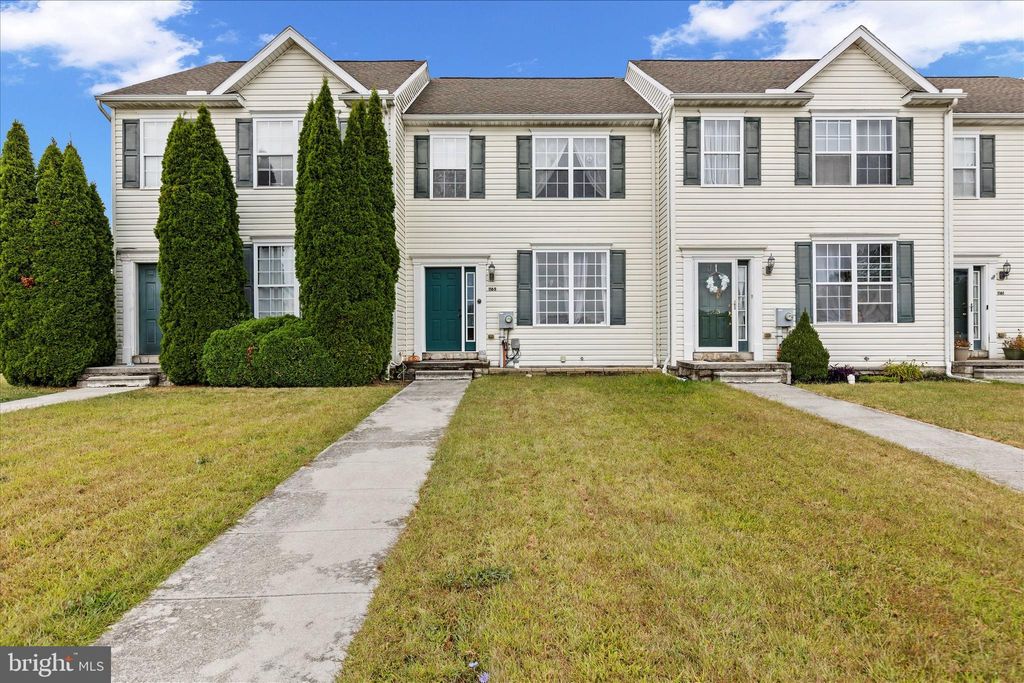 Photo of 1165 Ledge Drive, YORK, PA 17408 (MLS # PAYK2094336)