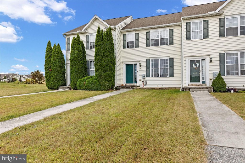 Photo of 1165 Ledge Drive, YORK, PA 17408 (MLS # PAYK2094336)