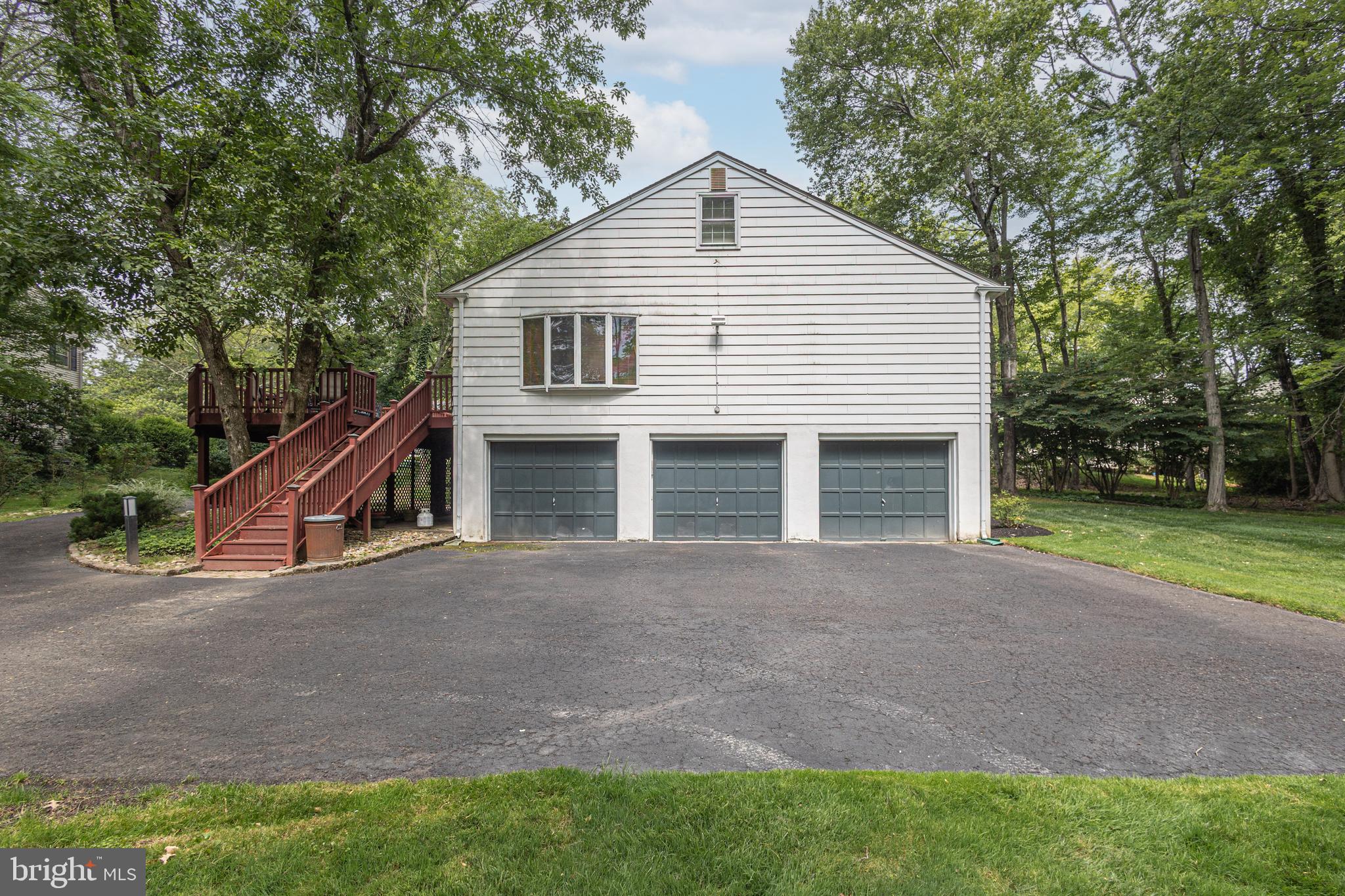 CARRIAGE HILL - Residential