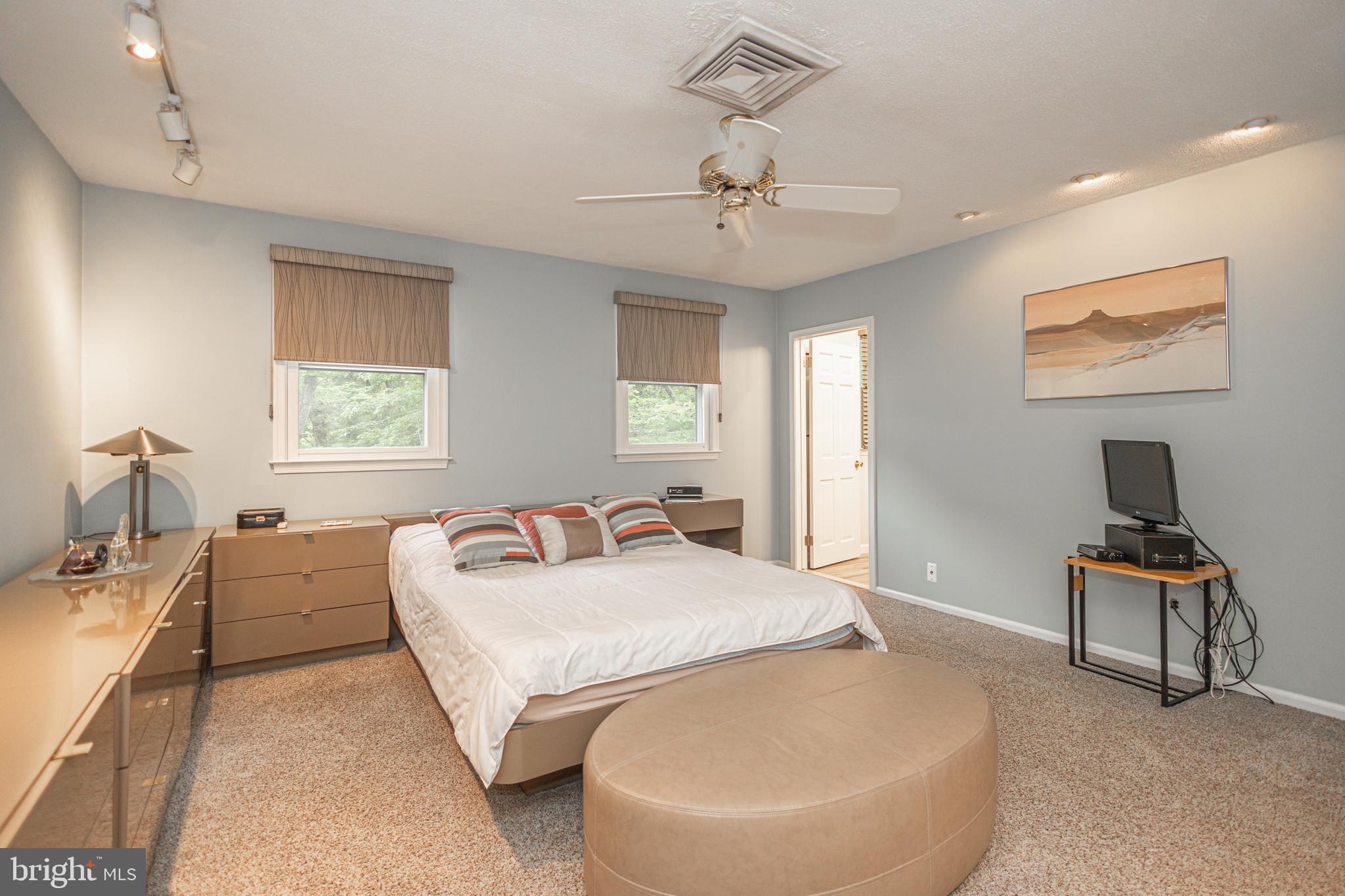 CARRIAGE HILL - Residential