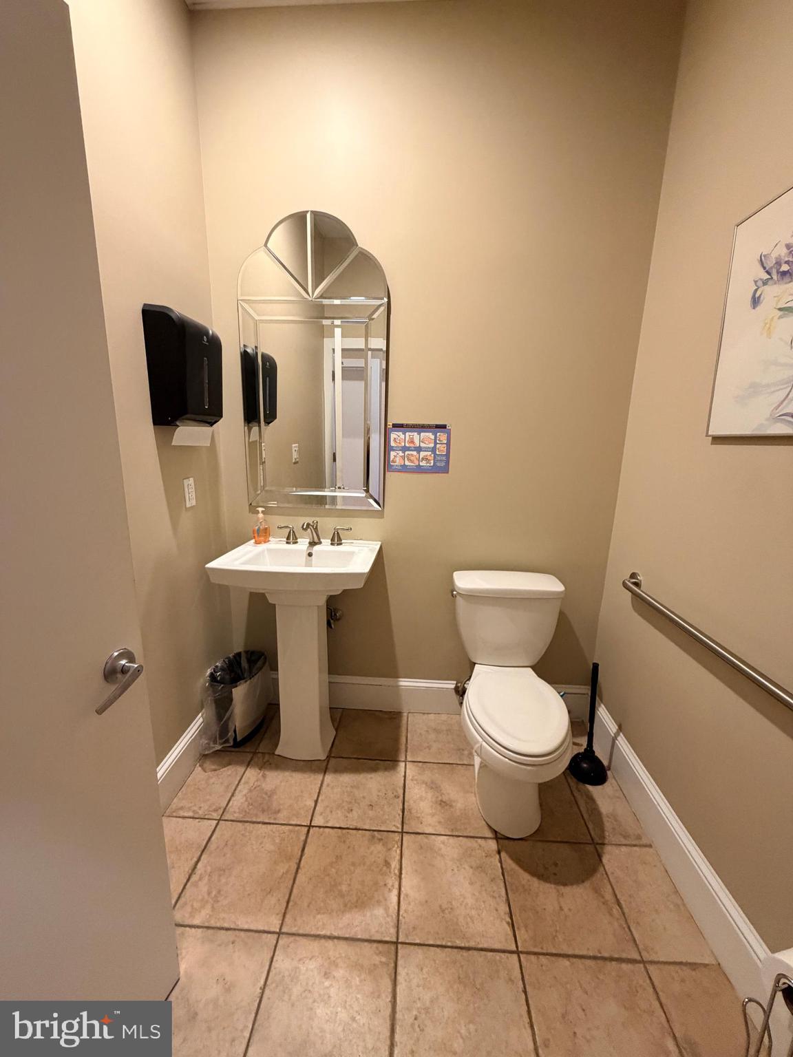 LOWER MOYAMENSING - Commercial Sale