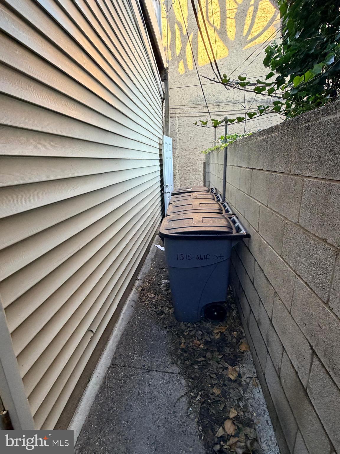 LOWER MOYAMENSING - Commercial Sale