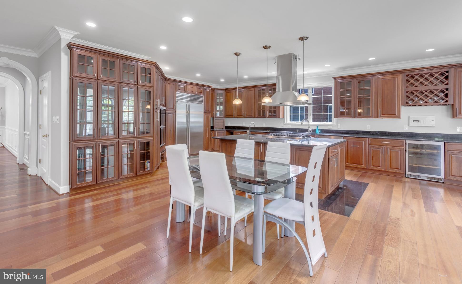 6529 FAIRLAWN DRIVE