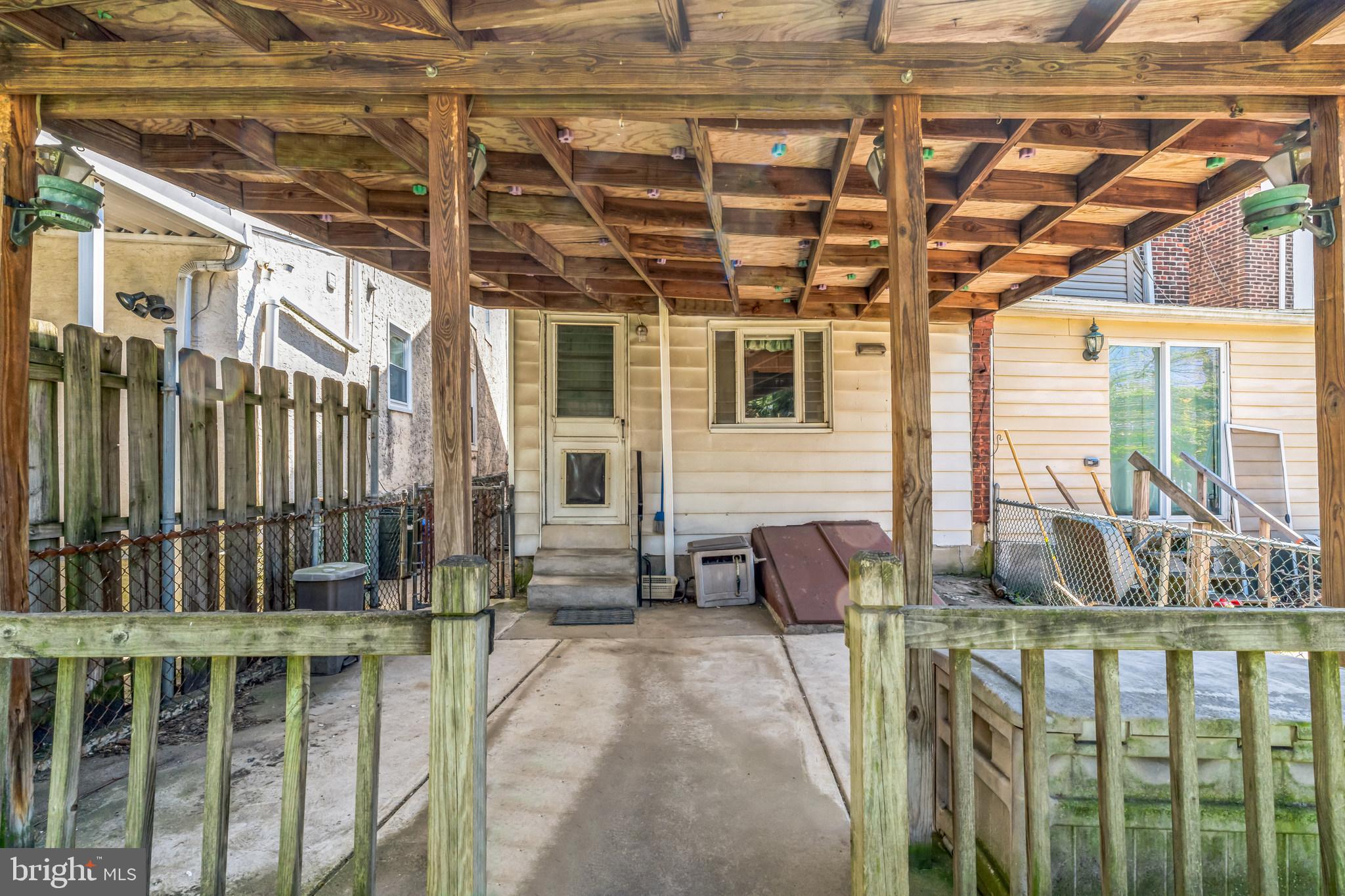 ROXBOROUGH - Residential