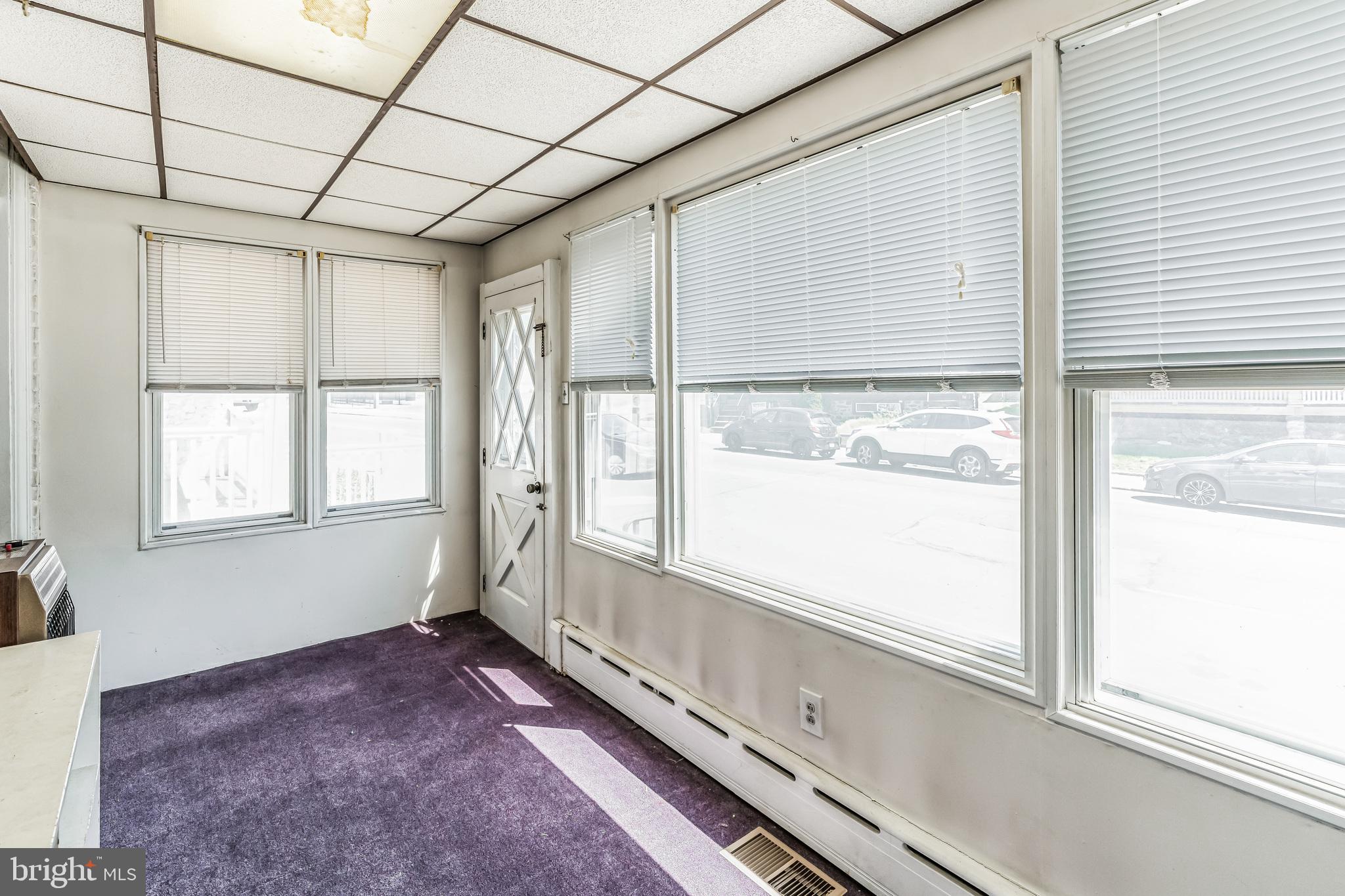 ROXBOROUGH - Residential