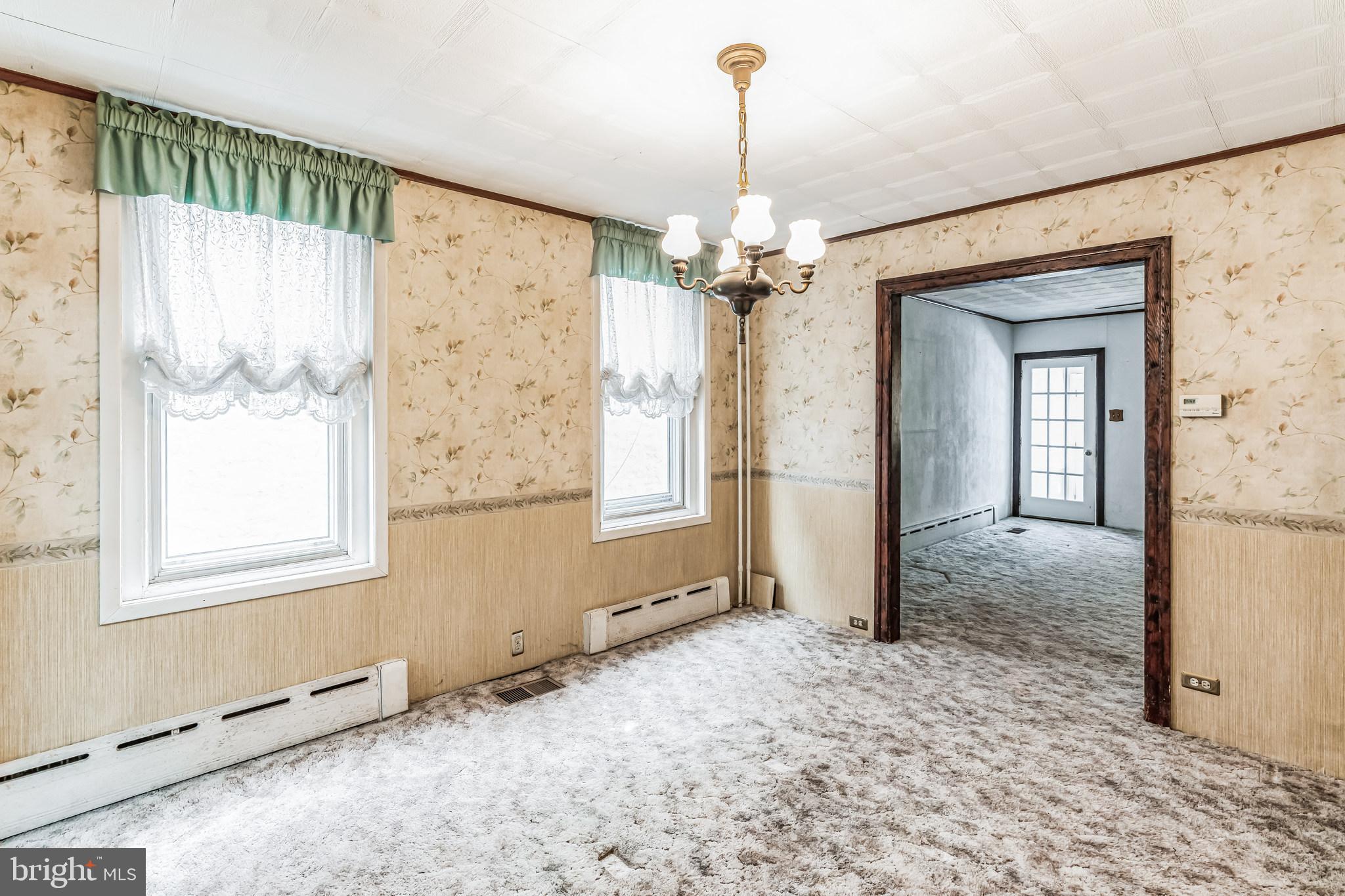 ROXBOROUGH - Residential