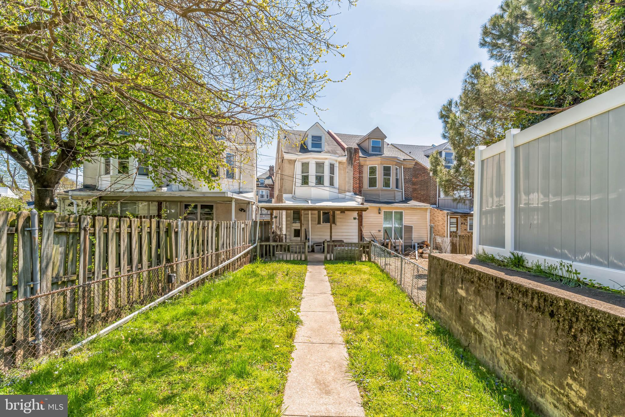 ROXBOROUGH - Residential