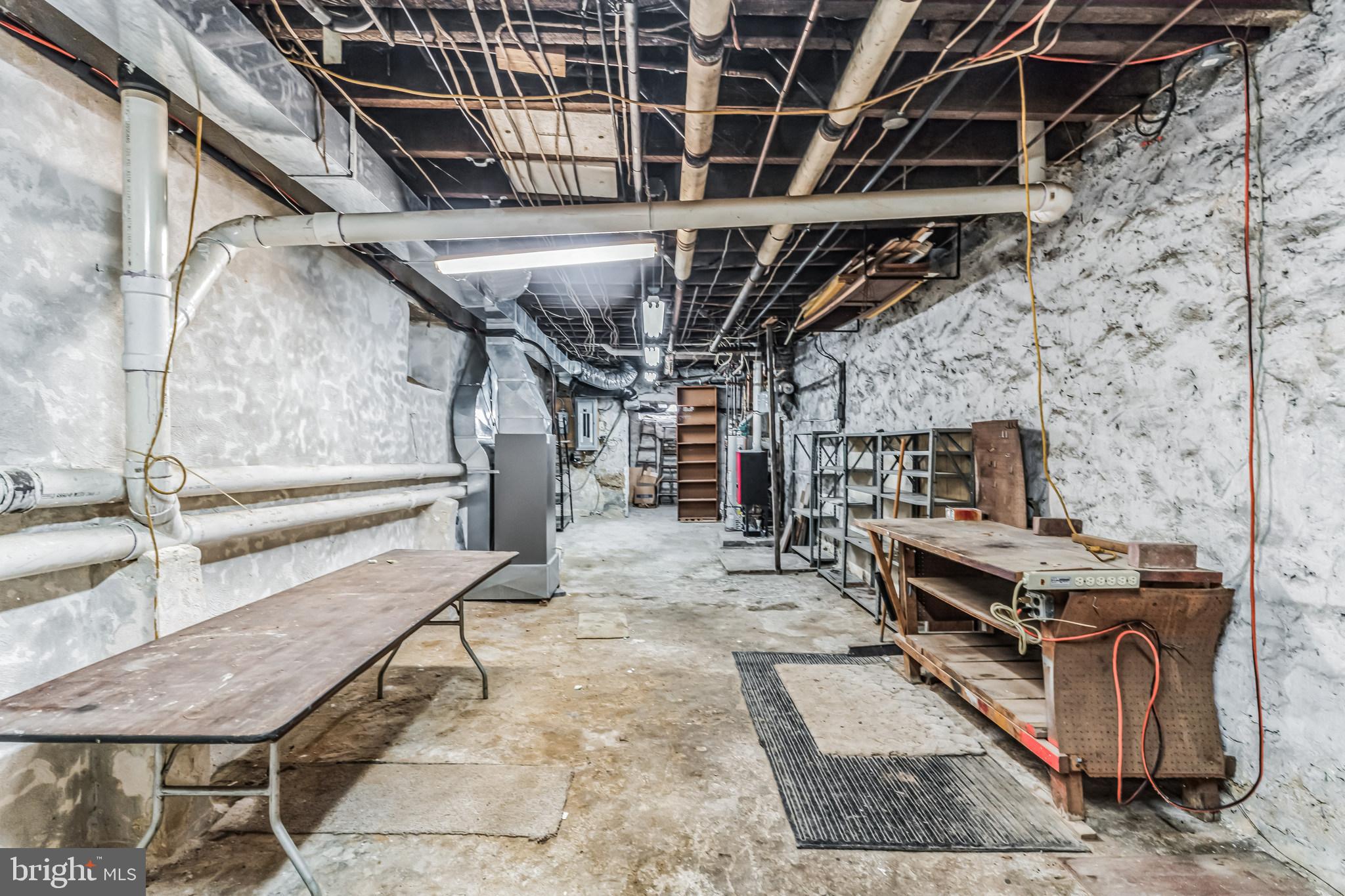 ROXBOROUGH - Residential