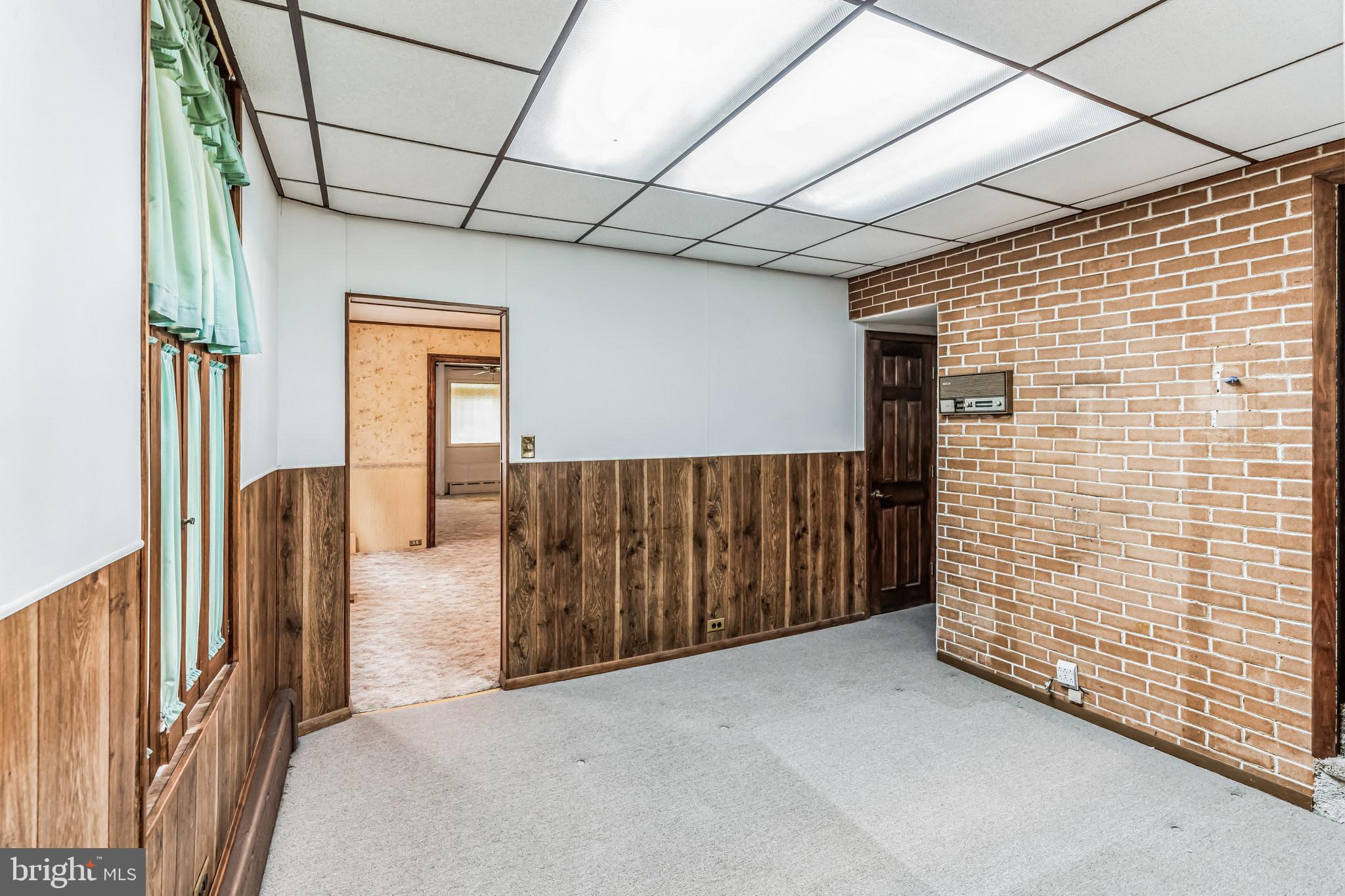 ROXBOROUGH - Residential