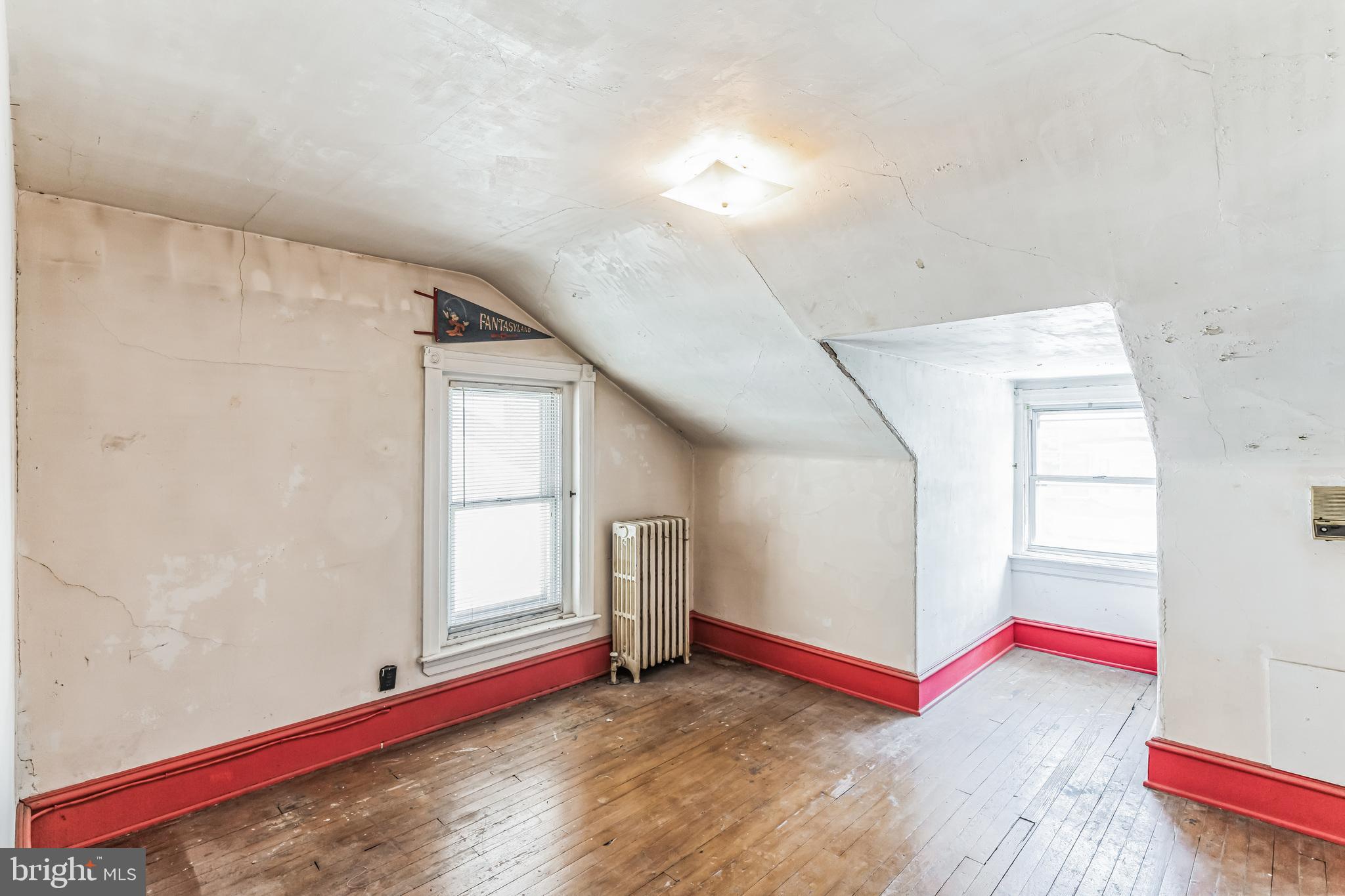 ROXBOROUGH - Residential