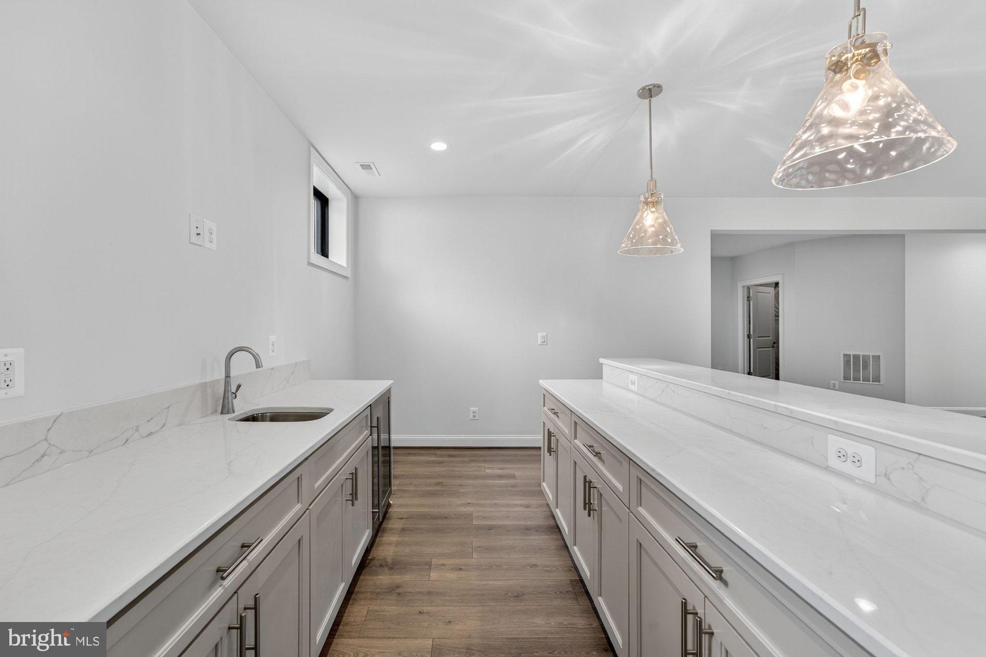 DEVON PARK - Residential