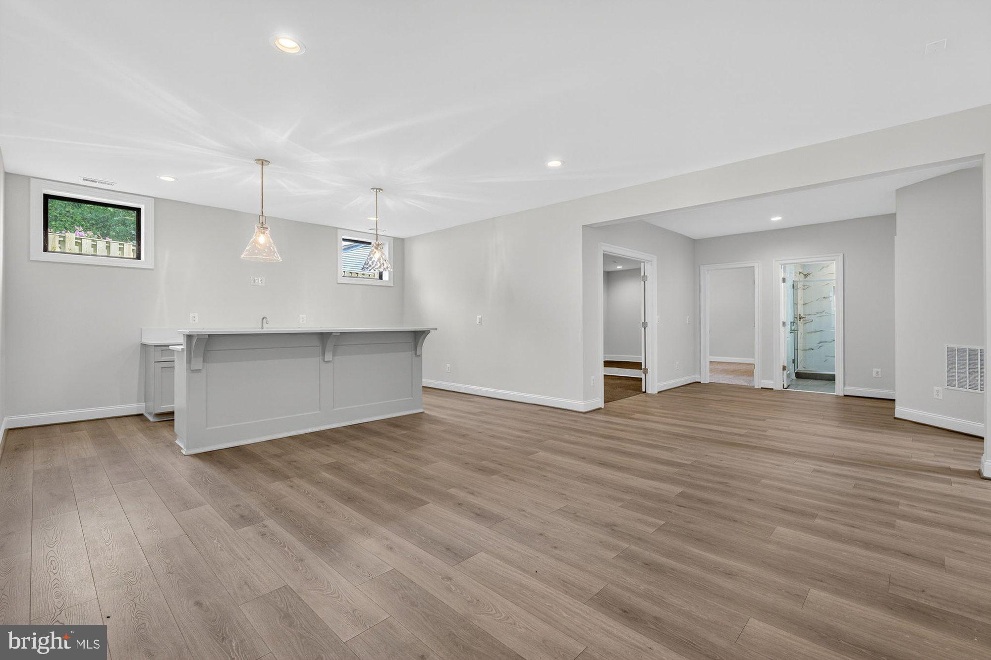 DEVON PARK - Residential