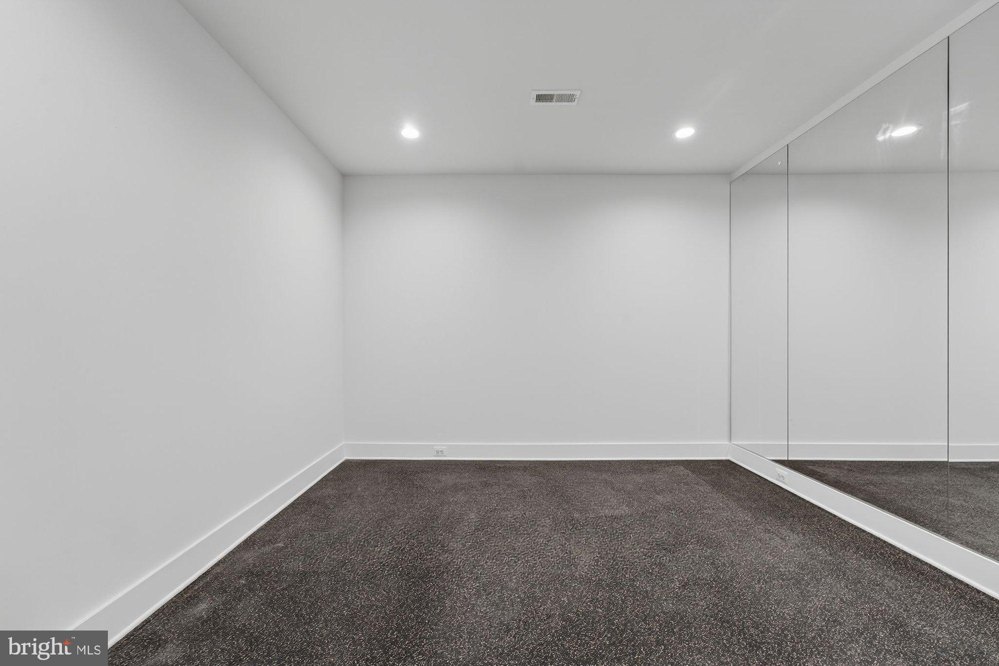 DEVON PARK - Residential