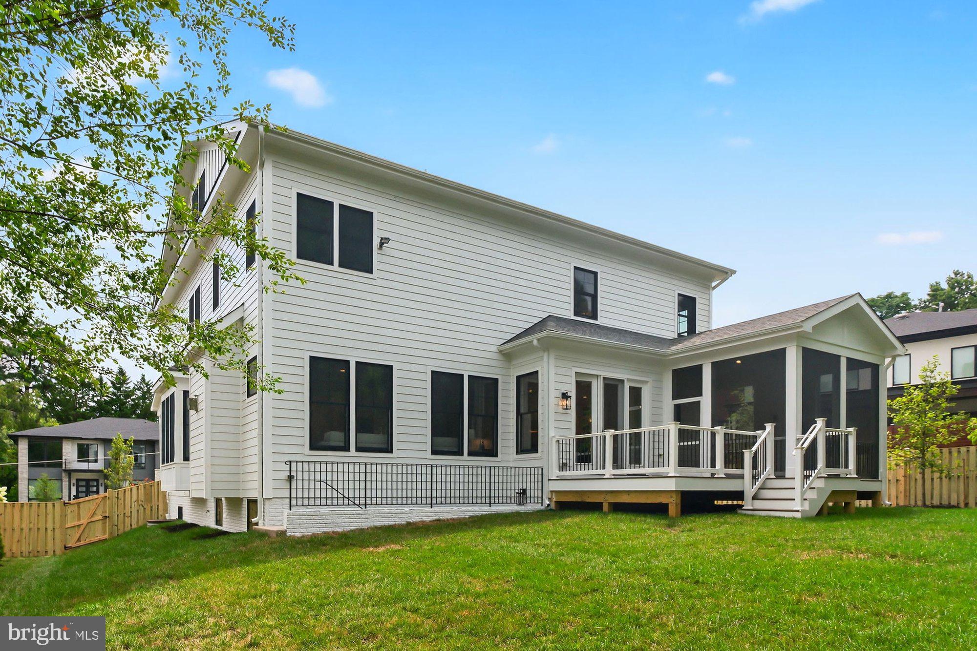 DEVON PARK - Residential