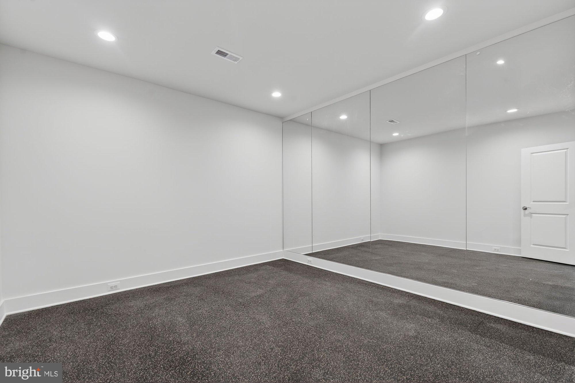 DEVON PARK - Residential