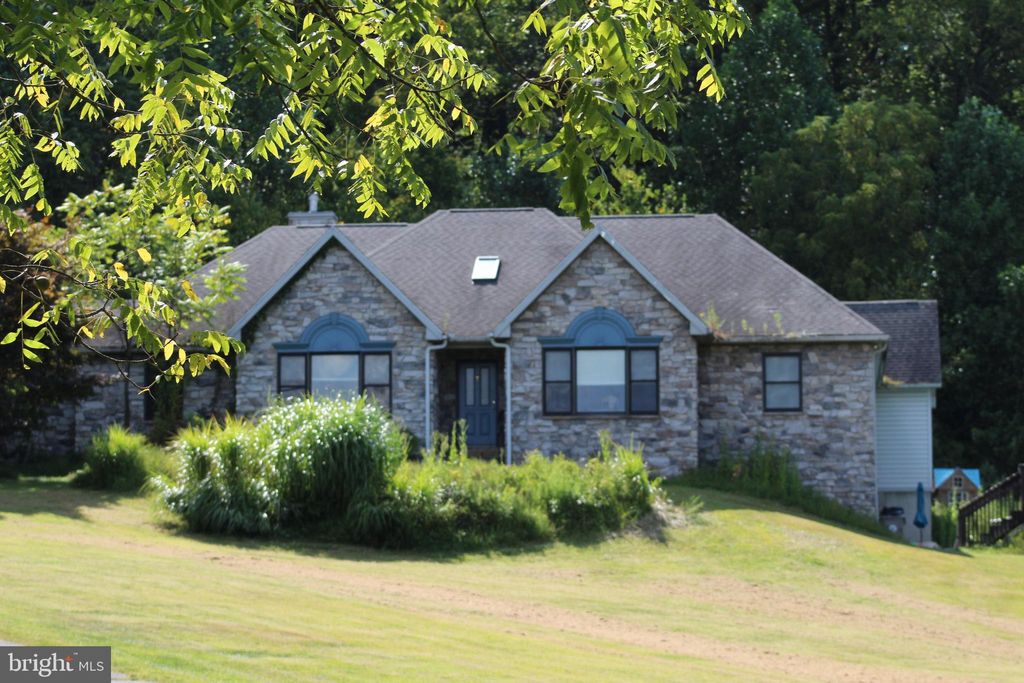 Photo of 1157 Fritztown Road, REINHOLDS, PA 17569 (MLS # PABK2062430)