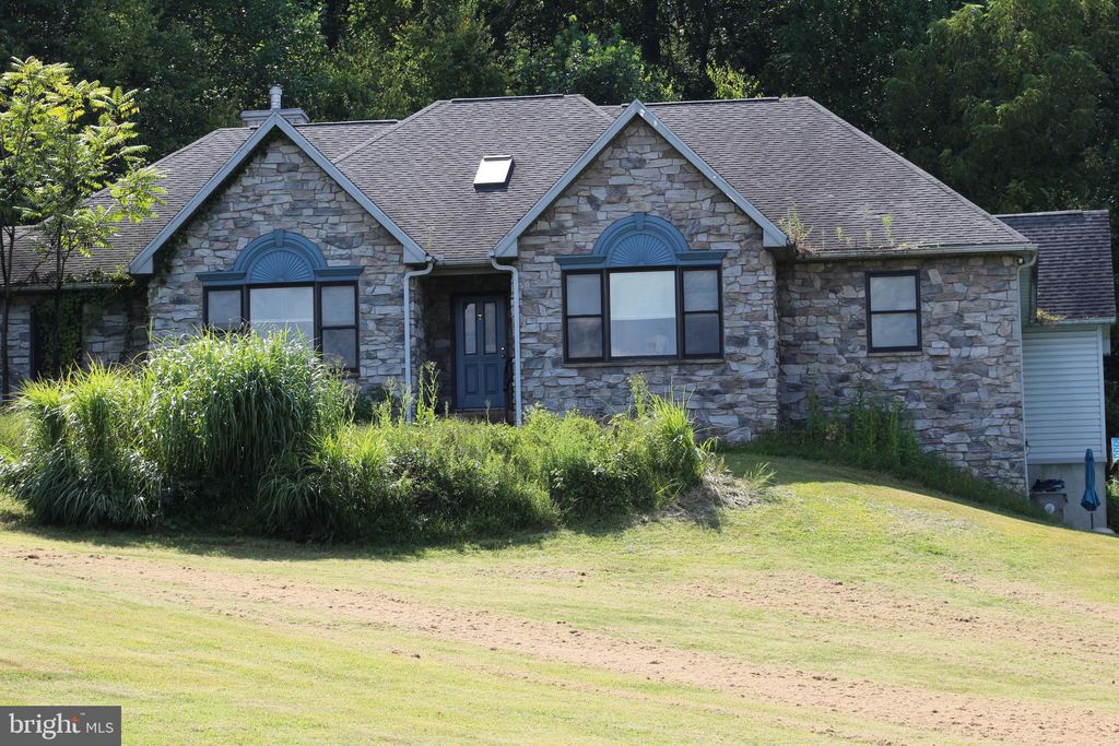 Photo of 1157 Fritztown Road, REINHOLDS, PA 17569 (MLS # PABK2062430)