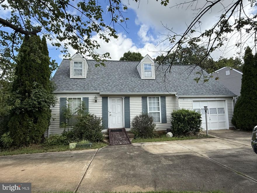 POTENTIAL FOR EQUITY***NEWER HVAC, WALKOUT BASEMENT, NICE FENCED IN YARD AND ONE CAR GARAGE WITH NO HOA AND CIRCULAR DRIVEWAY IN HEART OF DALE CITY****THIS CAPE CODE DOES HAVE BEDROOM ON MAIN LEVEL, LOTS OF POTENTIAL***OFFERS PRESENTED AS THEY COME.