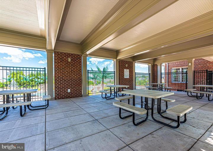 VILLAGES OF URBANA - Residential Lease