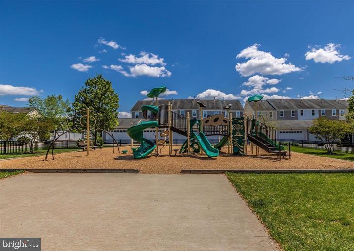 VILLAGES OF URBANA - Residential Lease