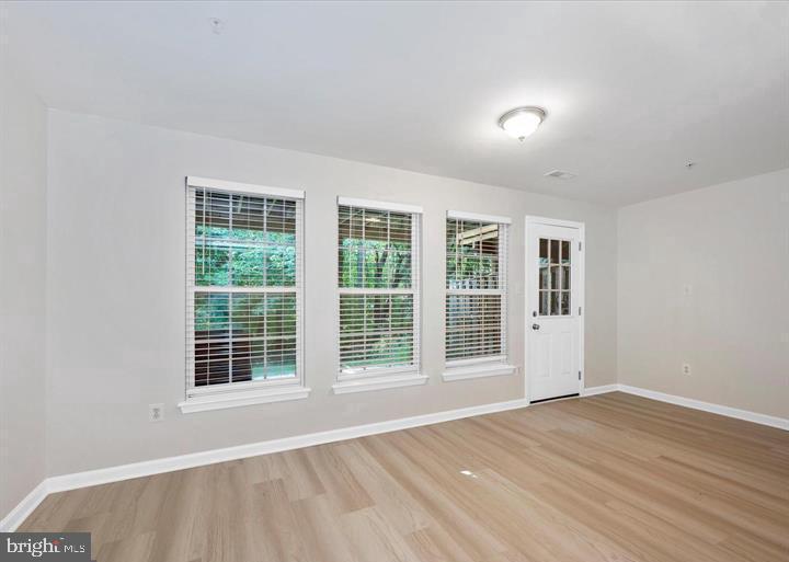 VILLAGES OF URBANA - Residential Lease