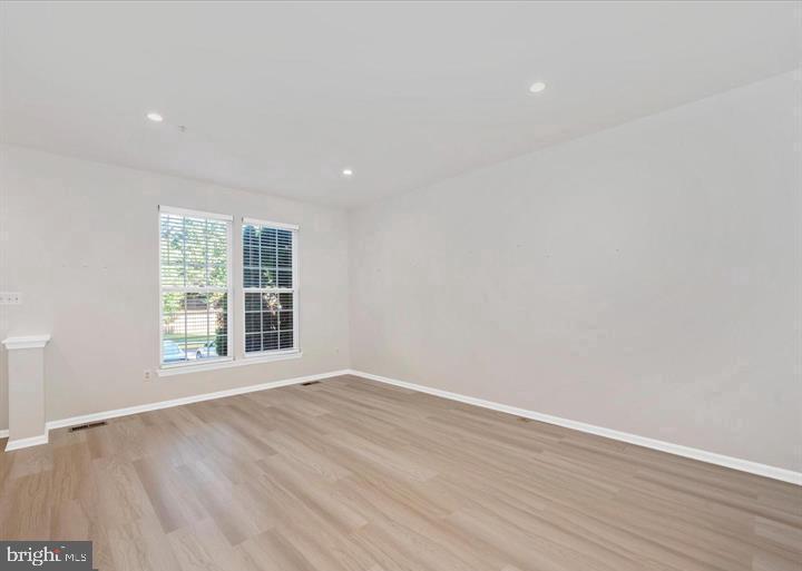 VILLAGES OF URBANA - Residential Lease