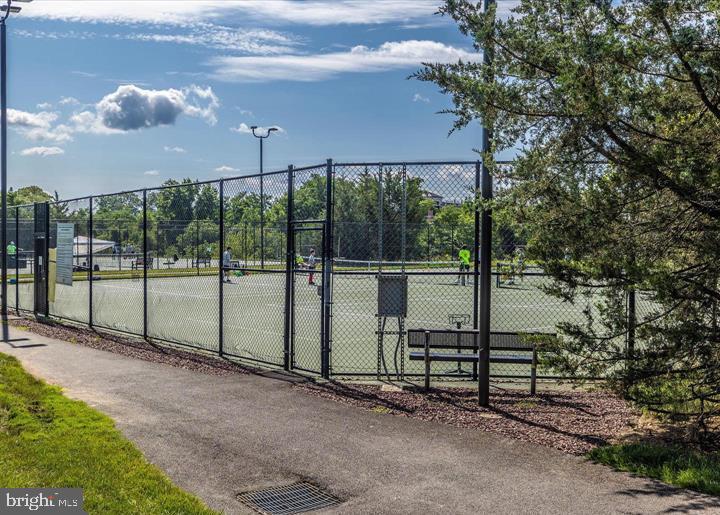 VILLAGES OF URBANA - Residential Lease